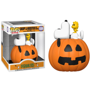 Peanuts: It's The Great Pumpkin Charlie Brown Snoopy And Woodstock With Pumpkin Funko Pop! Vinyl Figure